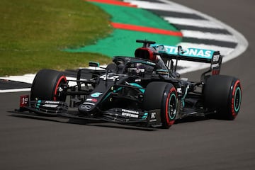 Las mejores imágenes de la pole de Hamilton en Silverstone
