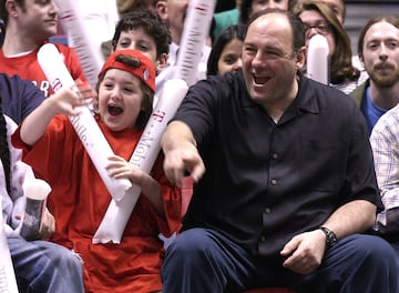 El actor James Gandolfini es el padre de Michael Gandolfini (una imagen de ambos en 2007).