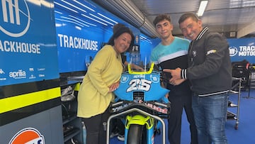 Los padres (Araceli y Juan Carlos) y el hermano (Adrián) de Raúl Fernández.