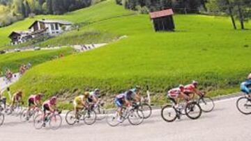 <b>BATALLA. </b>El Giro vivirá hoy dos jornadas de lucha en alguna de las cumbres más sonadas de su historia.