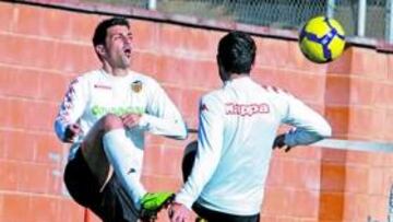 <b>PREPARADOS. </b>Los jugadores ches esperan con ganas el choque.