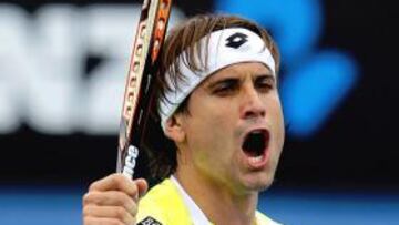 David Ferrer ganó en cuatro sets al finlandés Jarko Nieminen (6-4, 6-3, 1-6 y 6-2) para meterse en la segunda ronda del Abierto de Australia.