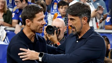 24/08/2025 PARTIDO PRIMERA DIVISION
OVIEDO - REAL MADRID
SALUDO XABI ALONSO ENTRENADOR PAUNOVIC ENTRENADOR