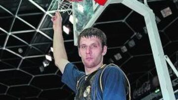 <b>DIEZ AÑOS ANTES. </b>Betts llegó al Madrid en 2000 y ganó la Liga.