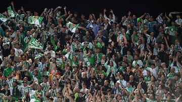 Los aficionados del Betis, en el Artemio Franchi.