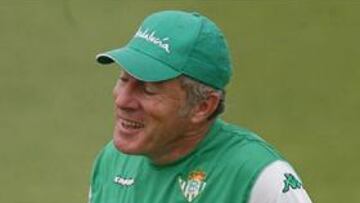 Luis Fernández es destituido como entrenador del Betis