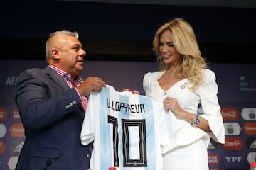 Victoria Lopyreva embajadora del Mundial Rusia 2018. 
Rueda de prensa en el Predio Julio Humberto Grondona con Claudio Tapia presidente de la AFA.