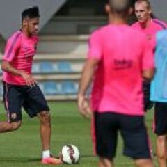 Neymar hace parte de la sesión y fisioterapia para Vermaelen