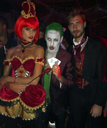 Neymar y Alves celebran Haloween con disfraces extravagantes