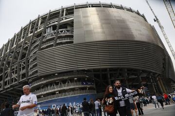 La fachada del Santiago Bernabéu antes del inicio del encuentro frente al Girona.