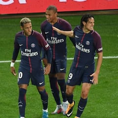 El PSG vence al Lyon gracias a dos goles en propia puerta