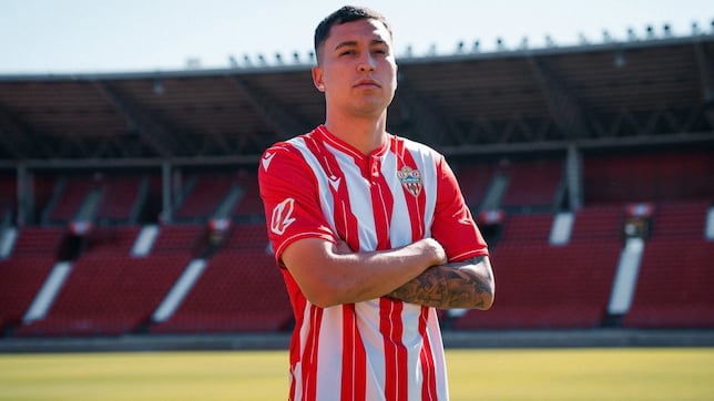 El Mirandés y el Zaragoza agitan el último día de mercado