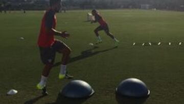 Entrenamiento del Sevilla en La Manga.