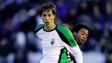 <b>MUY VIGILADO. </b>Diarra y Gago estuvieron muy pendientes de Canales para marcarle de cerca.