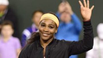 Momento en el que Serena Williams anuncia al público su retirada del torneo.