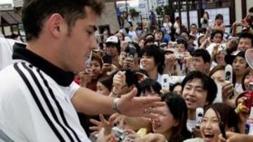 <b>EL CACHÉ DEPENDE DE CRISTIANO</b>. Los amistosos que en principio iba a jugar el Madrid en Asia cuentan con un elevado caché de más de dos millones de euros por partido, gracias sobre todo a la presencia de Cristiano y Kaká. También Casillas tiene tirón entre la juventud de China, Corea y Japón.