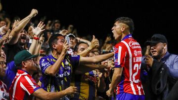 Benjamin Galdames celebrates his goal 2-0 of San Luis during the 12th round match between Atletico San Luis and Pachuca as part of the Torneo Clausura 2024 Liga BBVA MX at Alfonso Lastras Stadium on March 17, 2024 in San Luis Potosi, Mexico.