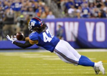 El tercer cuarto empez¨® con un drive largu¨ªsimo, en tiempo (gastaron casi la mitad del cuarto) y en yardas, de los Giants que sin embargo fueron incapaces de encontrar la End Zone. Nuevo field goal para Josh Brown y 18 a 6 para los locales. En el siguiente drive, cuando los Redskins se acercaban a la zona roja neoyorkina, Cousins volvi¨® a ser interceptado, esta vez por el middle linebacker Uani' Unga (en la imagen).