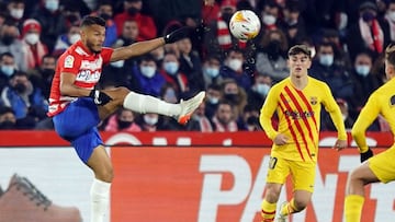 Luis Suárez, durante el reciente Granada - Barcelona.