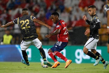 Gran partido en el Atanasio Girardot entre Independiente Medellín y Águilas Doradas. Dos equipos fuertes en todas las líneas.