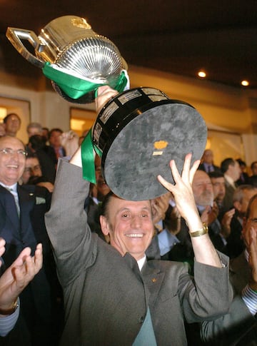 El 11 de junio de 2005, se produjo el momento más feliz de Lopera como presidente del Betis. Lo que ya era una temporada histórica para el Betis, tras quedar cuartos en liga, obteniendo la clasificación para la Liga de Campeones por primera vez en la historia, el Betis disputó la Final de Copa del Rey en el Vicente Calderón contra Osasuna. 