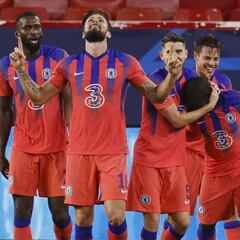 Giroud pone al Sevilla en su sitio