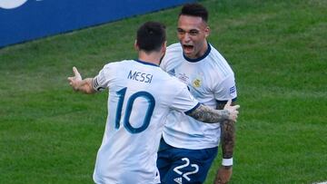 Lautaro Mart&iacute;nez y Leo Messi durante un Argentina-Venezuela de la Copa Am&eacute;rica. 