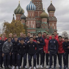 La plantilla del Sevilla hace turismo por Moscú