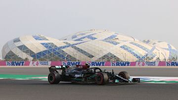 Mercedes' Finnish driver Valtteri Bottas drives during the third practice session ahead of the Qatari Formula One Grand Prix at the Losail International Circuit, on the outskirts of the capital city of Doha, on November 20, 2021. (Photo by KARIM JAAFAR / AFP)