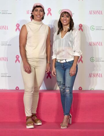 Carla Suárez y Sandra Sánchez, en la presentación de la iniciativa #VoluntariasdeMinutos de la Asociación Española contra el Cáncer y Ausonia para fomentar la investigación contra el cáncer de mama.