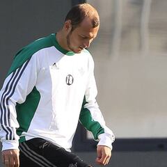 Zozulya se entrenó por primera vez en el Betis, pero aparte