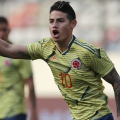 El Nápoles se acerca a Lozano, pero no renuncia a James