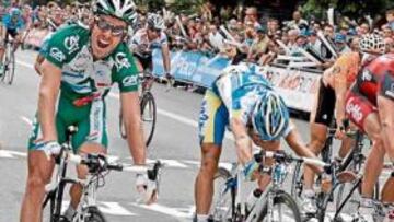 <b>SUPERIOR. </b>Sebastien Hinault, en primer plano, con la boca abierta, superó a Freire (izquierda), Mondory (Ag2r), Van Avermaet (Silence) y Boonen (a la derecha).