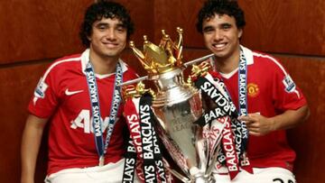 Rafael, junto a su hermano gemelo Fabio, en su etapa en el Manchester United.