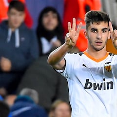 Ferran Torres pasa revista