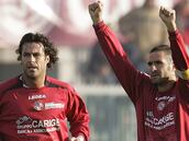 ¿Qué fue de Cristiano Lucarelli? El goleador del puño en alto