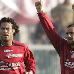 ¿Qué fue de Cristiano Lucarelli? El goleador del puño en alto