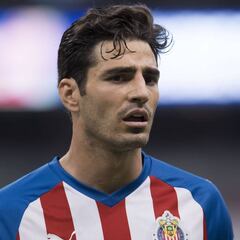 No por tener refuerzos, Chivas jugará como el Barcelona