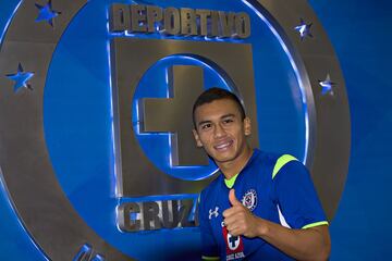 Jugadores de Cruz Azul que salieron por la puerta de atrás