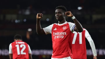 Soccer Football - Carabao Cup - Fourth Round - Arsenal v Brighton & Hove Albion - Emirates Stadium, London, Britain - October 29, 2025 Arsenal's Bukayo Saka celebrates scoring their second goal REUTERS/Hannah Mckay EDITORIAL USE ONLY. NO USE WITH UNAUTHORIZED AUDIO, VIDEO, DATA, FIXTURE LISTS, CLUB/LEAGUE LOGOS OR 'LIVE' SERVICES. ONLINE IN-MATCH USE LIMITED TO 120 IMAGES, NO VIDEO EMULATION. NO USE IN BETTING, GAMES OR SINGLE CLUB/LEAGUE/PLAYER PUBLICATIONS. PLEASE CONTACT YOUR ACCOUNT REPRESENTATIVE FOR FURTHER DETAILS..