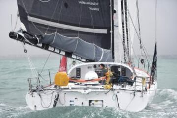 El navegante español Didac Costa terminó 14ª en su primera participación en la Vendee Globe. Llegando a  Les Sables-d'Olonne,costa occidental de Francia.