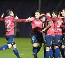 Católica hace historia al ganar en Uruguay y pasar de ronda
