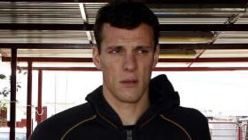 Squillaci: "Una oferta de Wenger es casi imposible de rechazar"