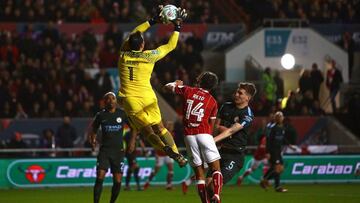 El portero chileno es titular en el Manchester City.