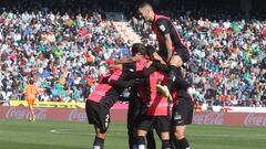 GRA108. CÓRDOBA, 08/02/2015.- Los jugadores del Almería celebran el gol del empate ante el Córdoba, conseguido por Macedo, durante el partido de la jornada 22º de Liga de Primera División disputado en el estadio de El Arcángel. EFE/Salas CÓRDOBA - ALMERÍA