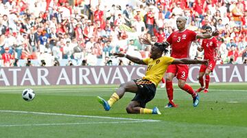 Batshuayi entró para dar descanso al pichichi Lukaku y tras varias ocasiones erradas remató un centro de Meunier y se estrenó en el mundial.