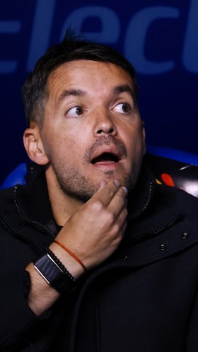 Soccer Football - Liga MX - Cruz Azul v Pachuca - Estadio Cuauhtemoc, Puebla, Mexico - April 4, 2026 Cruz Azul coach Nicolas Larcamon REUTERS/Eloisa Sanchez