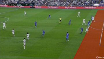 Estrada señaló penalti a Ramos pero había fuera de juego previo