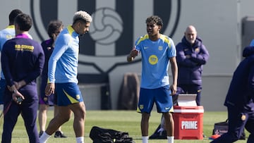 Araújo y Lamine en el entrenamiento de ayer.