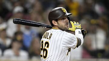 SAN DIEGO, CA - JUNE 24: Austin Nola #26 of the San Diego Padres hits an RBI single during the sixth inning of a baseball game against the Philadelphia Phillies at Petco Park on June 24, 2022 in San Diego, California.   Denis Poroy/Getty Images/AFP
== FOR NEWSPAPERS, INTERNET, TELCOS & TELEVISION USE ONLY ==